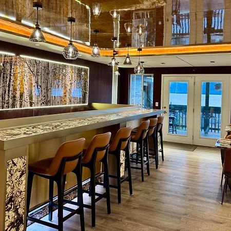 Lake View Suites Уест Йелоустоун Екстериор снимка