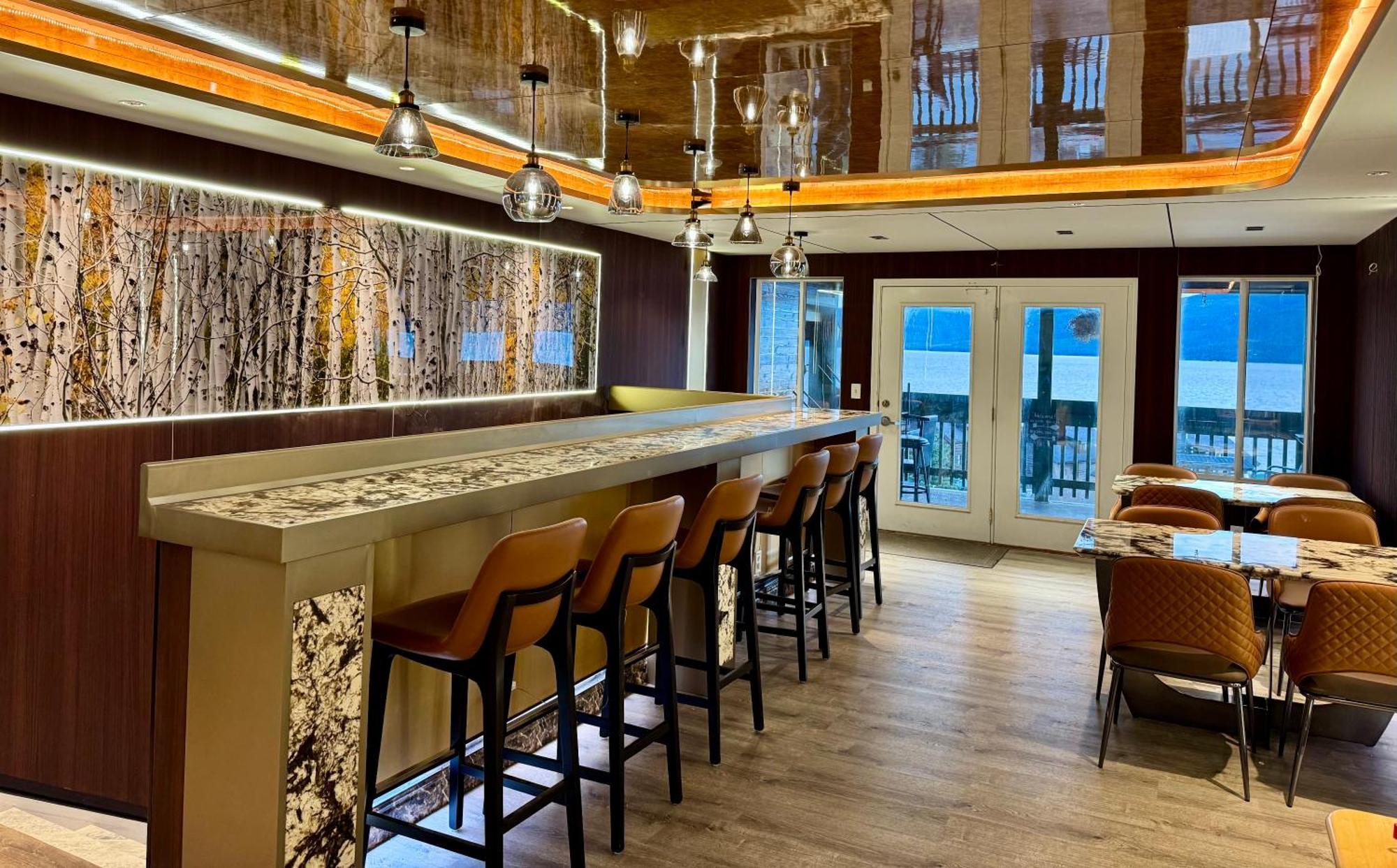 Lake View Suites Уест Йелоустоун Екстериор снимка